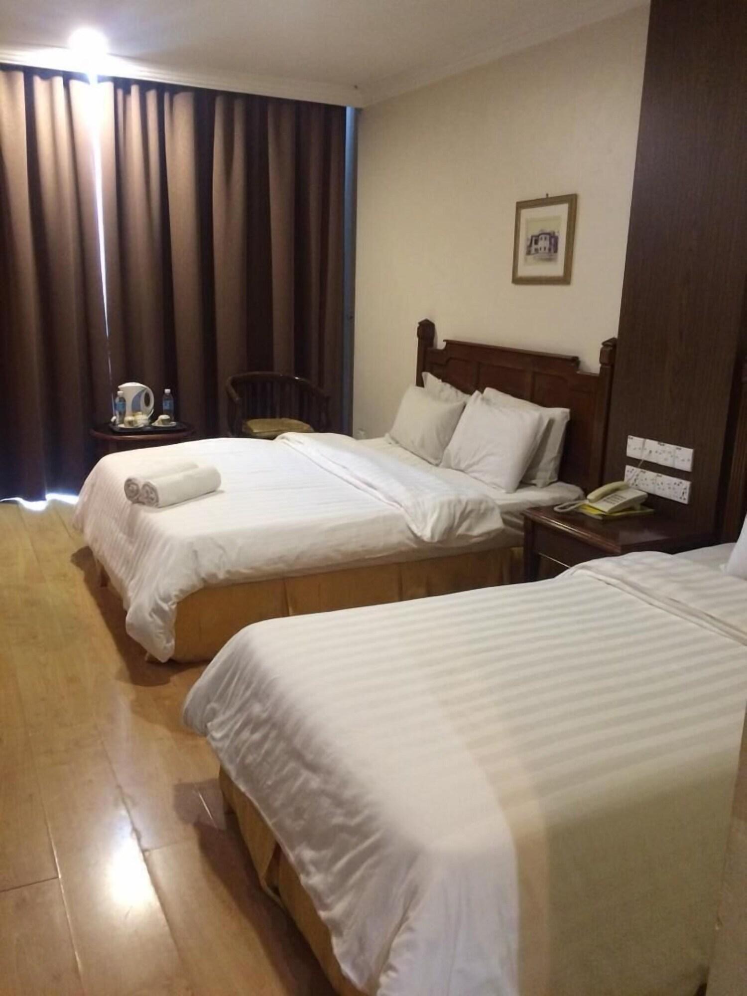 Regal Court Hotel Kuching Extérieur photo