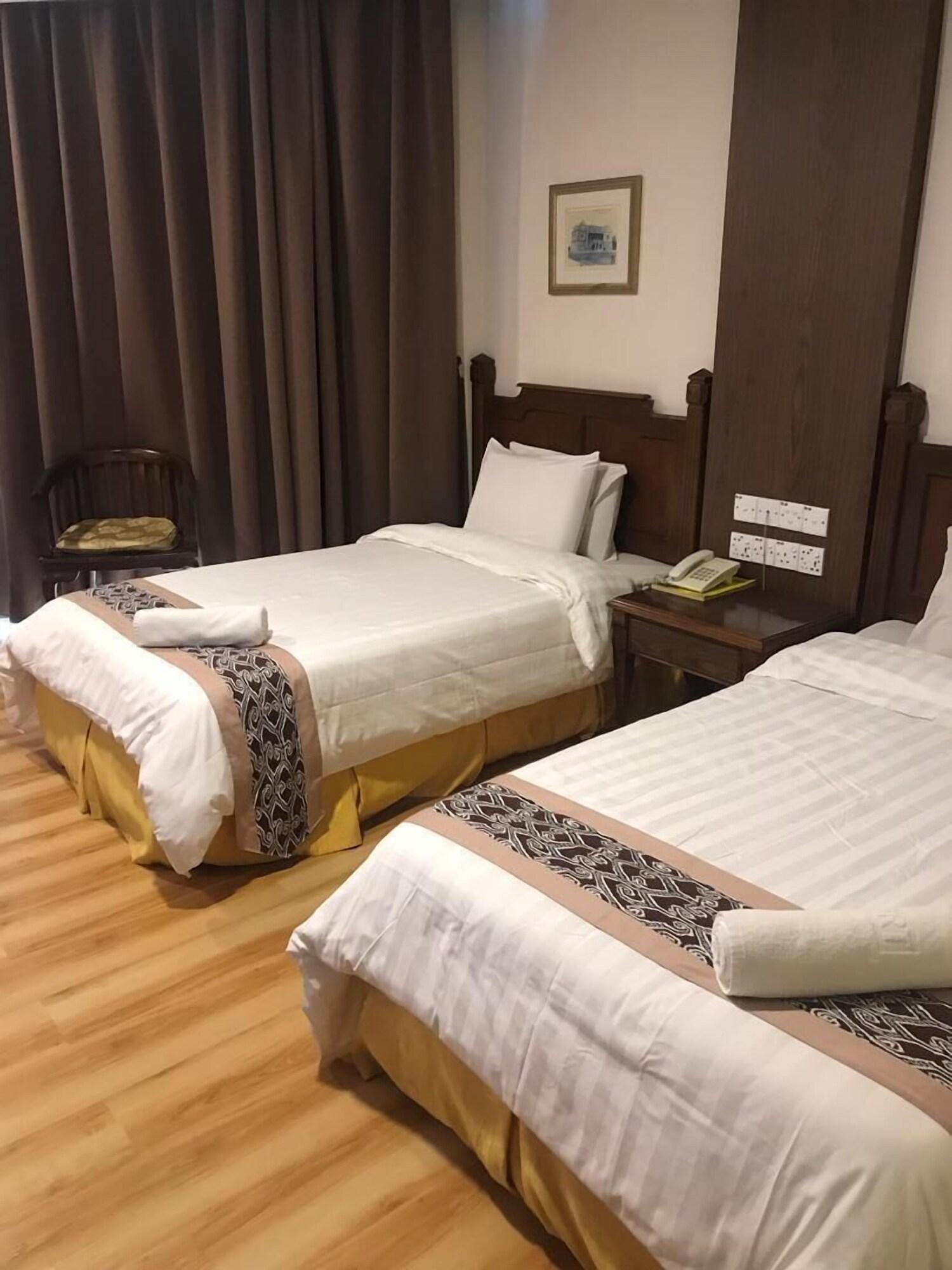 Regal Court Hotel Kuching Extérieur photo