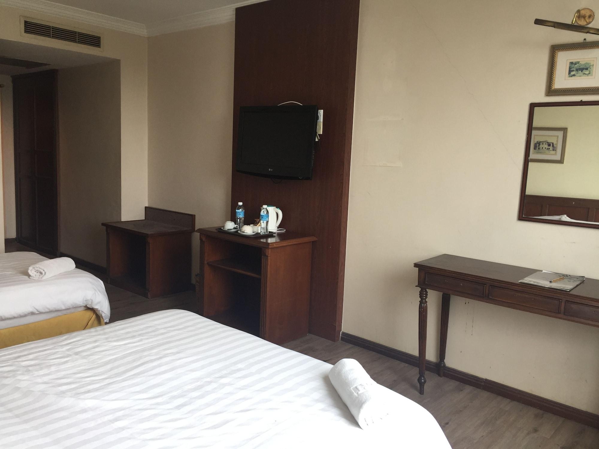Regal Court Hotel Kuching Extérieur photo
