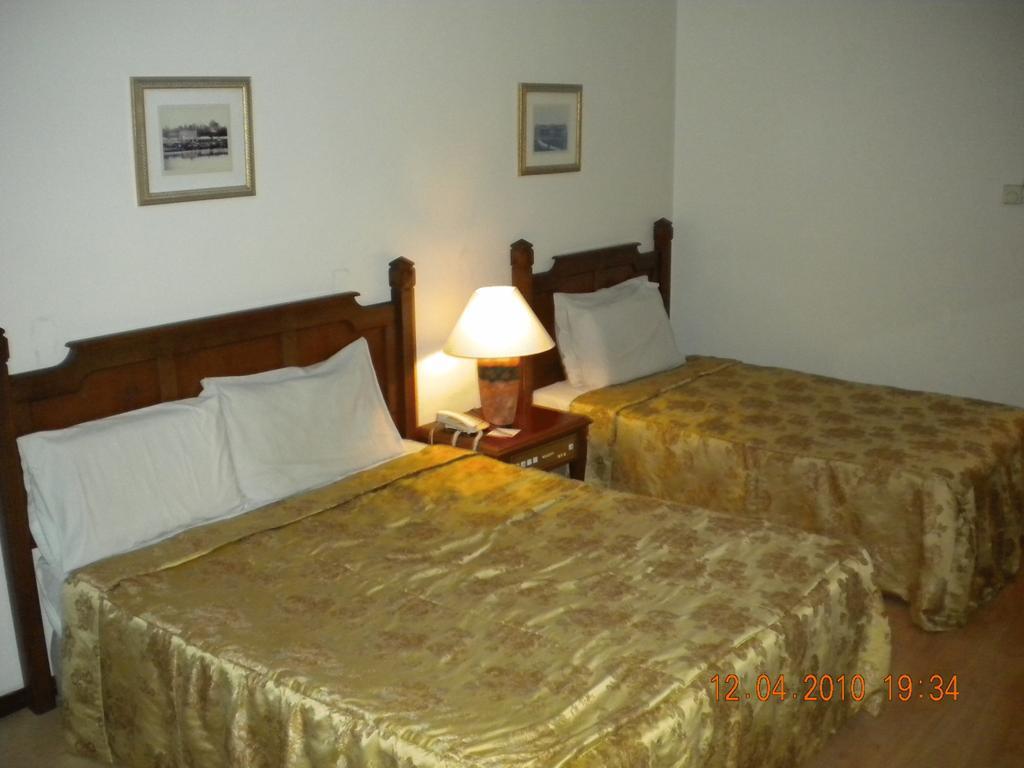 Regal Court Hotel Kuching Chambre photo