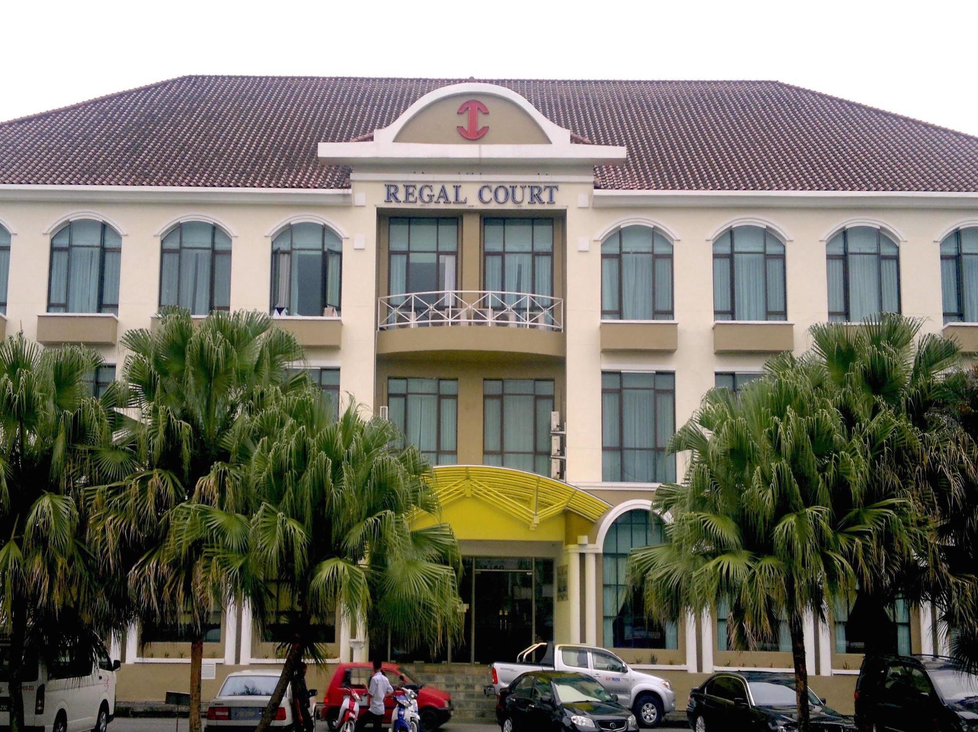 Regal Court Hotel Kuching Extérieur photo