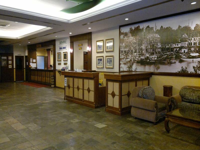 Regal Court Hotel Kuching Extérieur photo