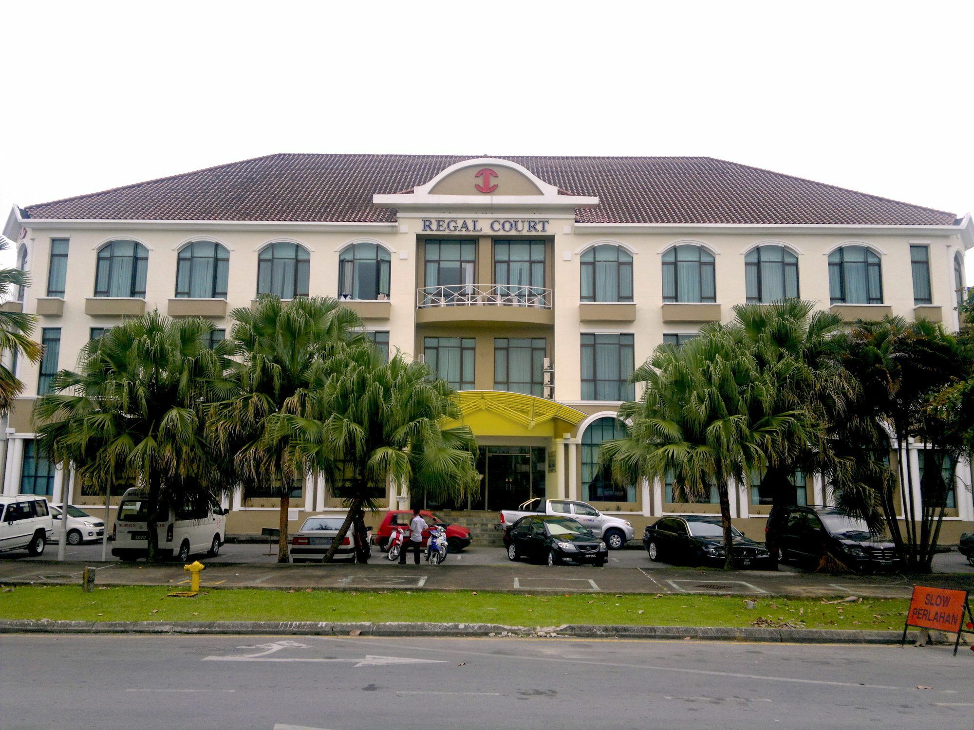 Regal Court Hotel Kuching Extérieur photo